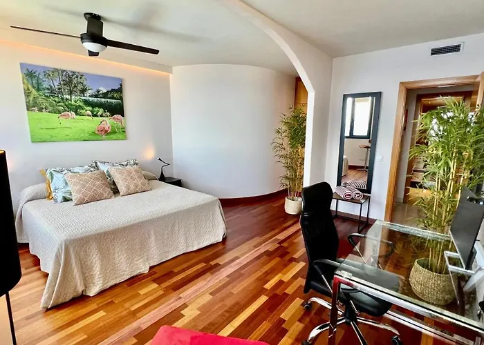 Home2book El Encanto De La Torre I